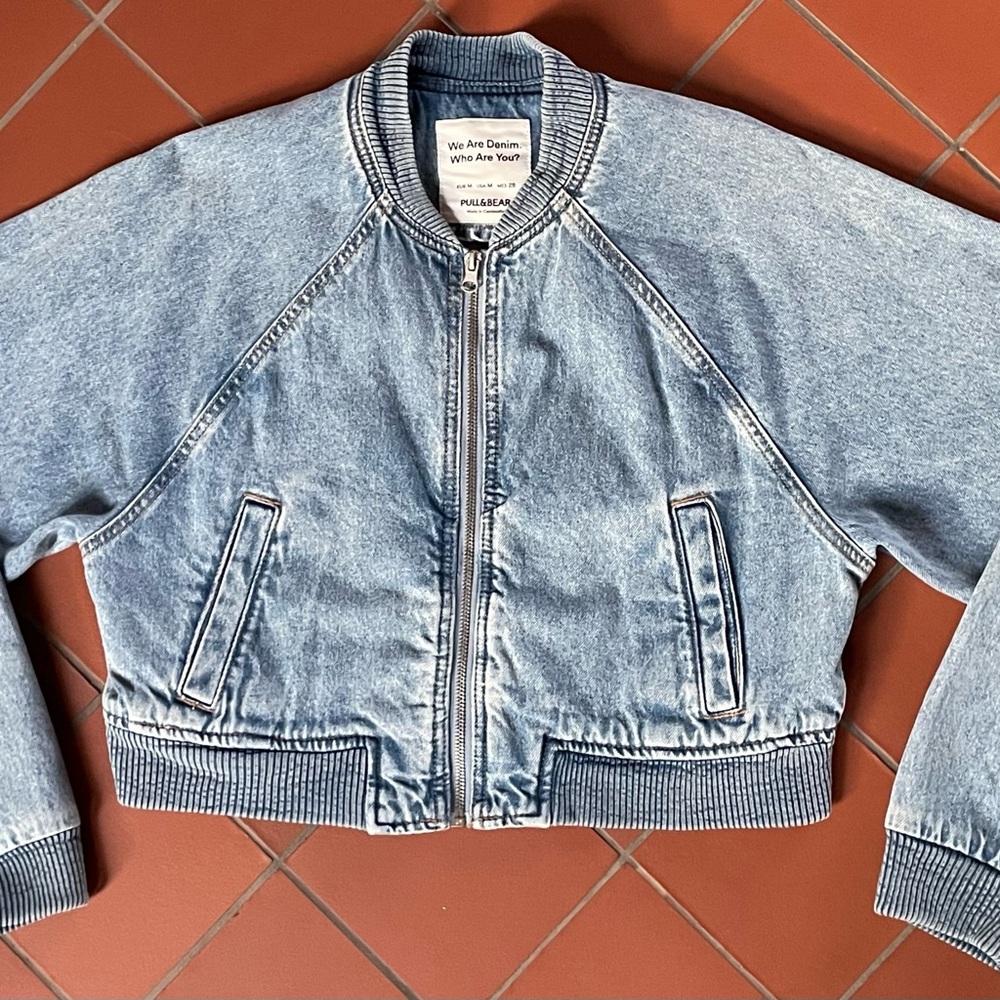 Pull And Bear Lightweight Cropped Denim Bomber Ja… - image 2